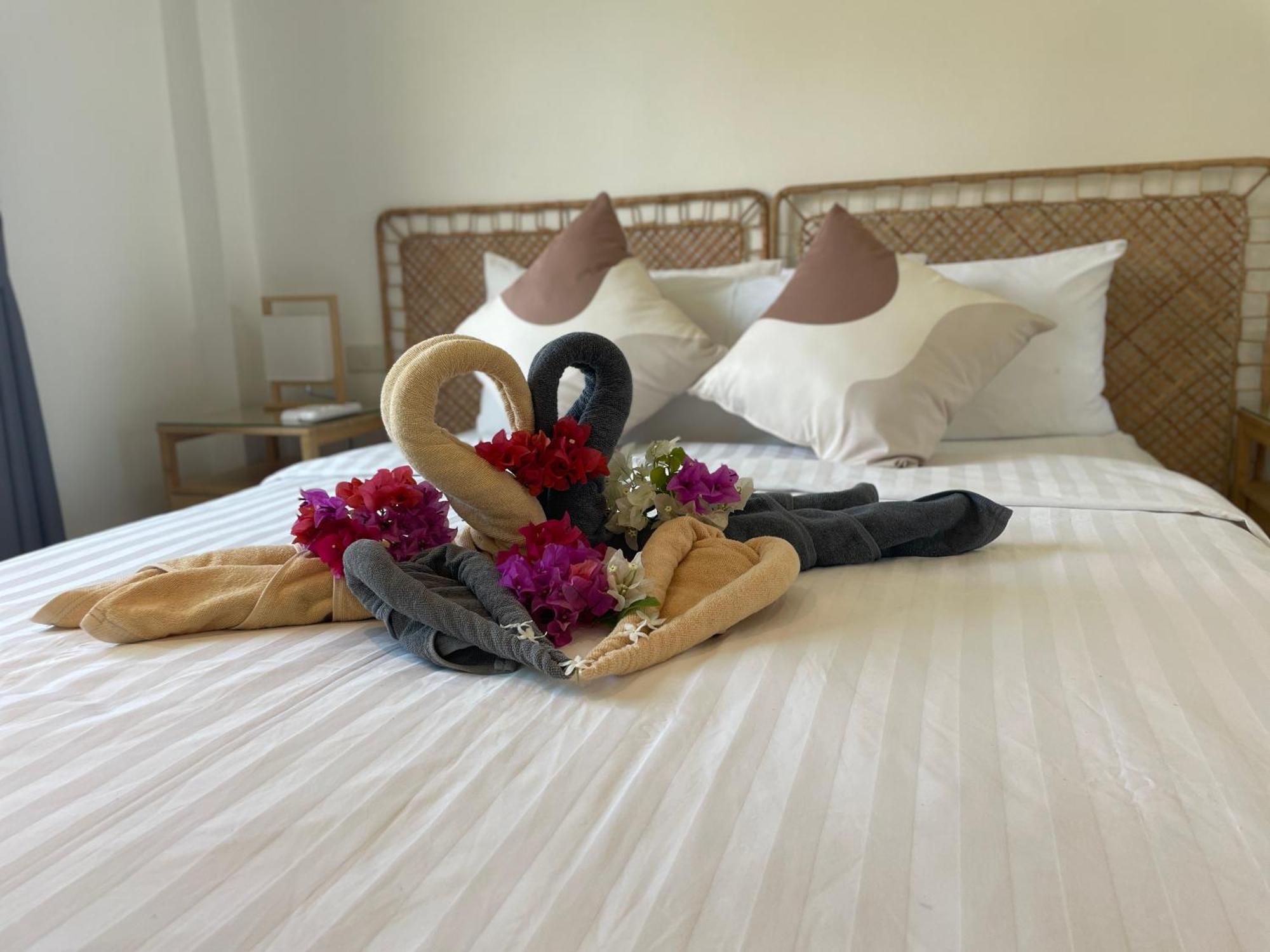 Baan Saint-Tropez Seaview Villas Kata Beach Εξωτερικό φωτογραφία
