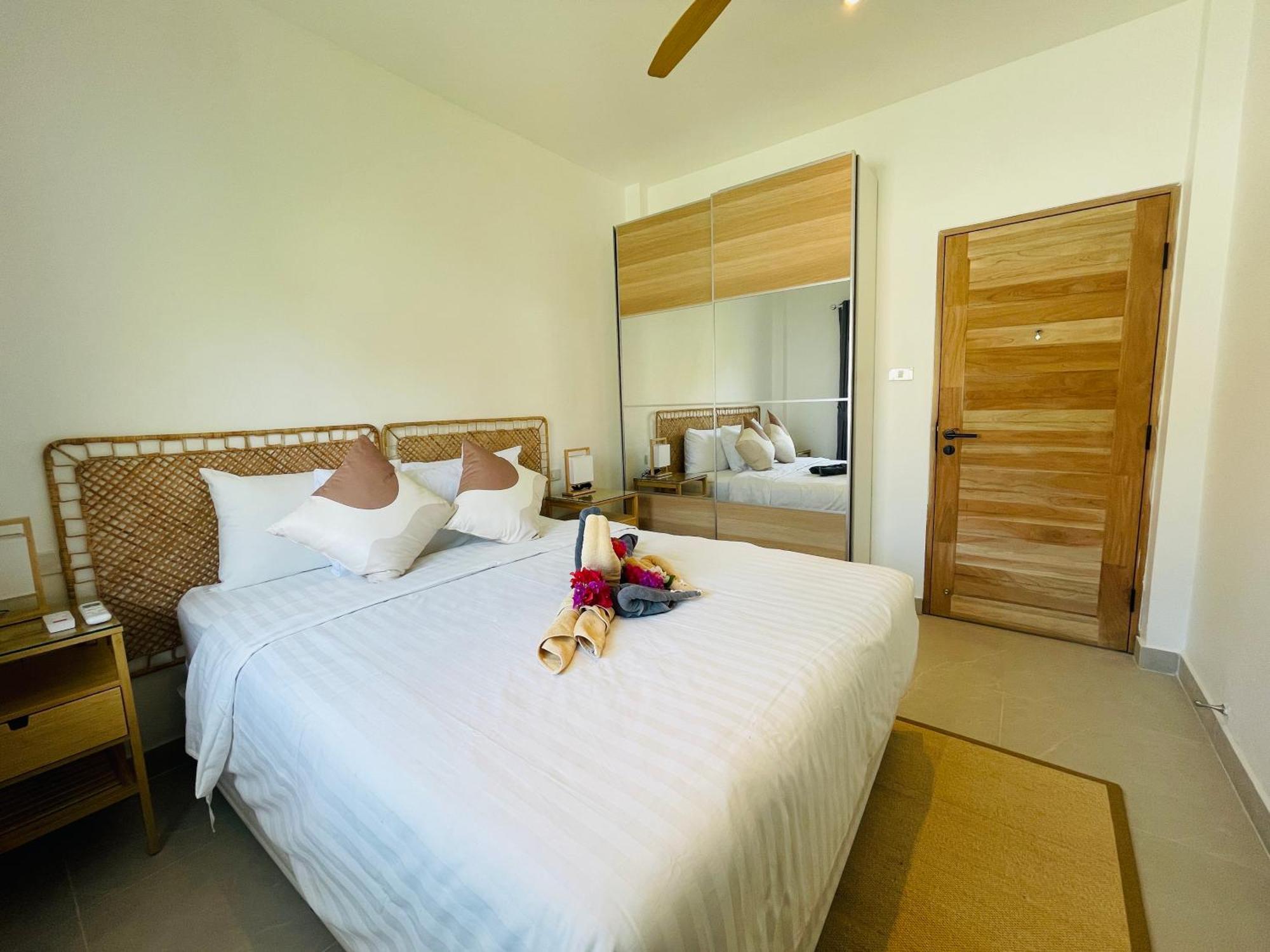 Baan Saint-Tropez Seaview Villas Kata Beach Εξωτερικό φωτογραφία