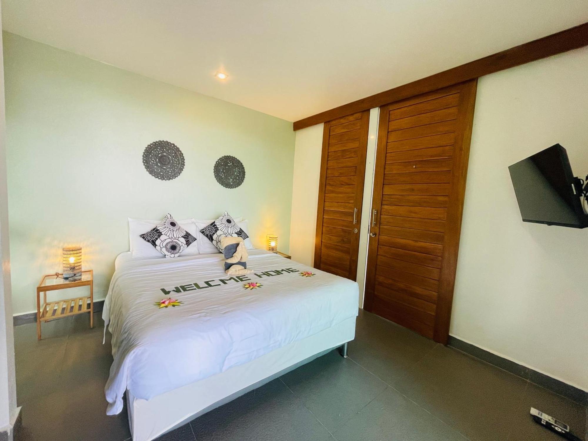 Baan Saint-Tropez Seaview Villas Kata Beach Εξωτερικό φωτογραφία