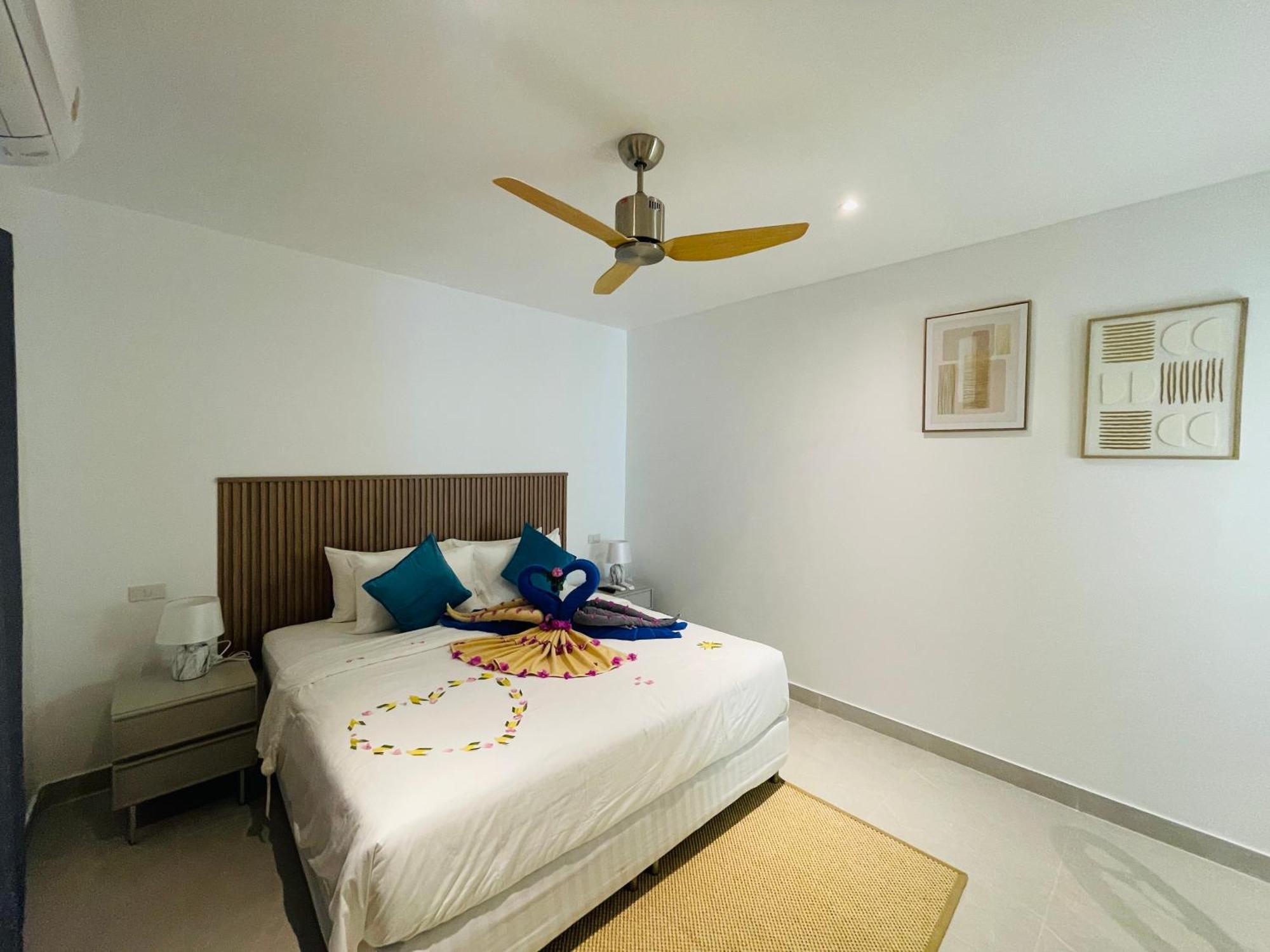 Baan Saint-Tropez Seaview Villas Kata Beach Εξωτερικό φωτογραφία