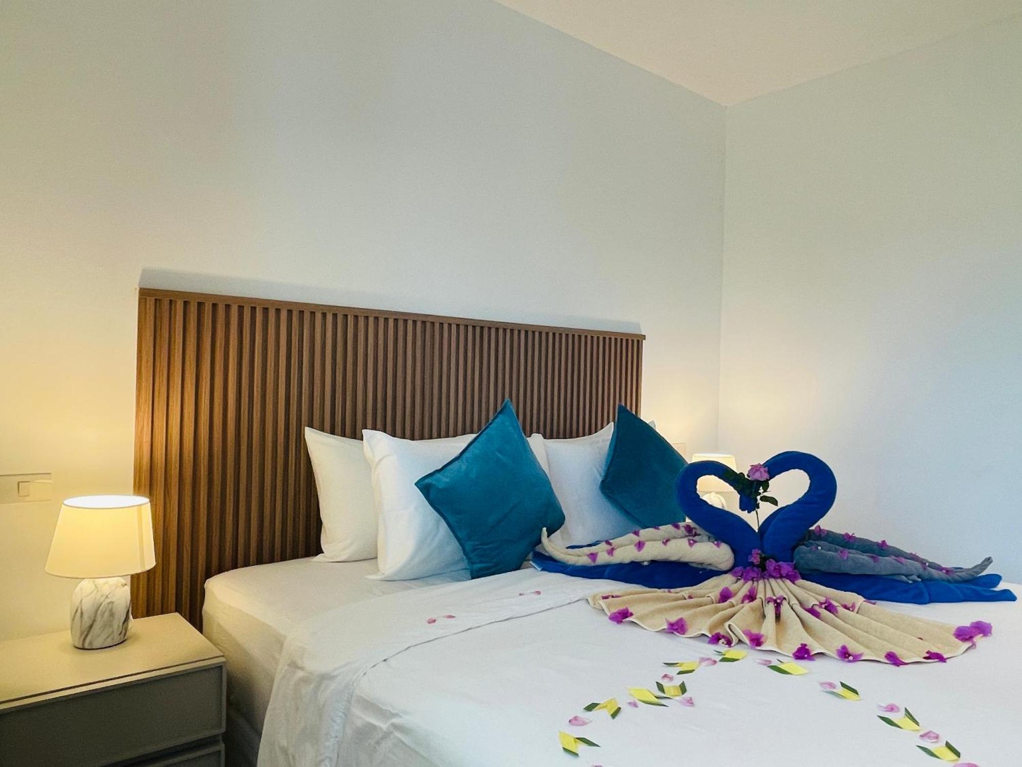 Baan Saint-Tropez Seaview Villas Kata Beach Εξωτερικό φωτογραφία