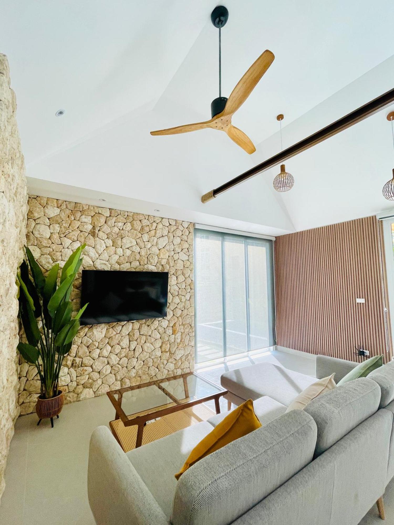 Baan Saint-Tropez Seaview Villas Kata Beach Εξωτερικό φωτογραφία