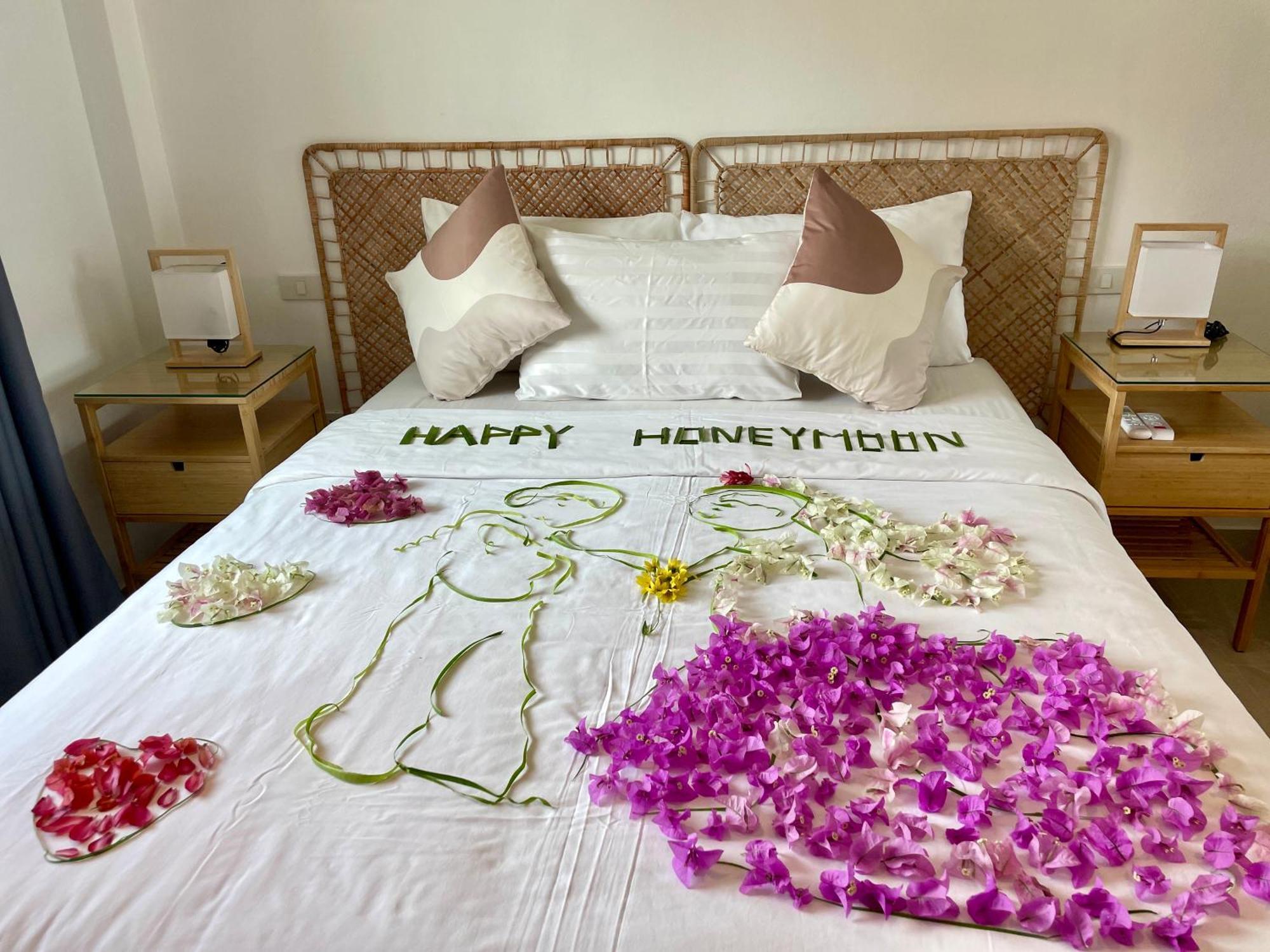 Baan Saint-Tropez Seaview Villas Kata Beach Εξωτερικό φωτογραφία