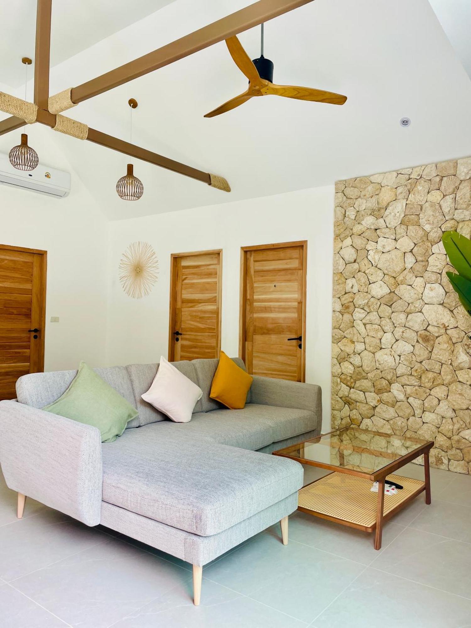Baan Saint-Tropez Seaview Villas Kata Beach Εξωτερικό φωτογραφία